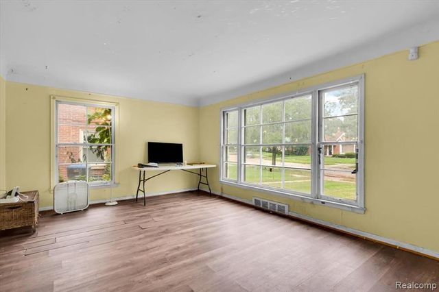 22533 S Kane Street, Detroit, MI 48223