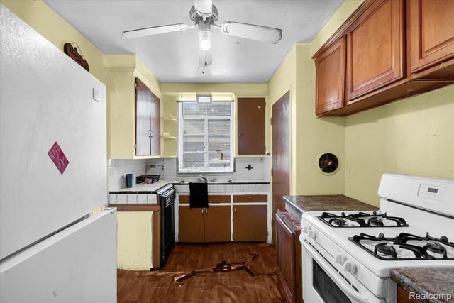 22533 S Kane Street, Detroit, MI 48223