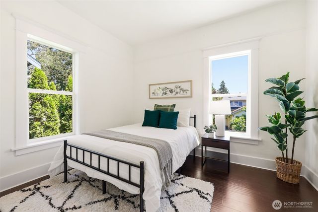 4318 1st Avenue NE, Seattle, WA 98105