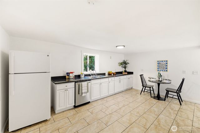 4318 1st Avenue NE, Seattle, WA 98105