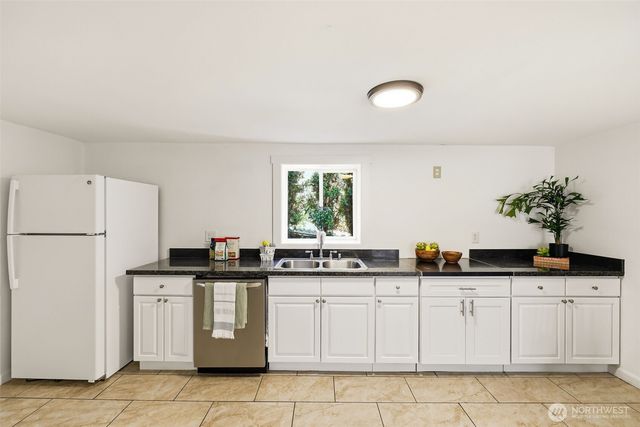 4318 1st Avenue NE, Seattle, WA 98105