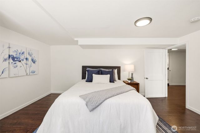 4318 1st Avenue NE, Seattle, WA 98105