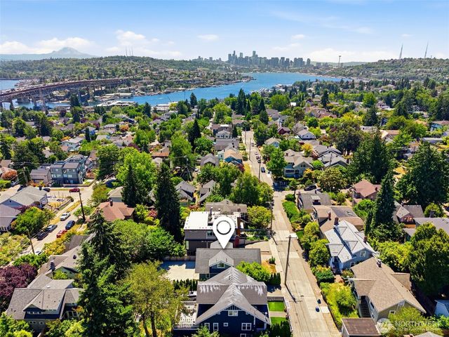 4318 1st Avenue NE, Seattle, WA 98105