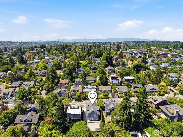 4318 1st Avenue NE, Seattle, WA 98105