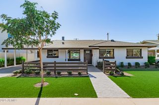 3443 E TURNEY Avenue, Phoenix, AZ 85018