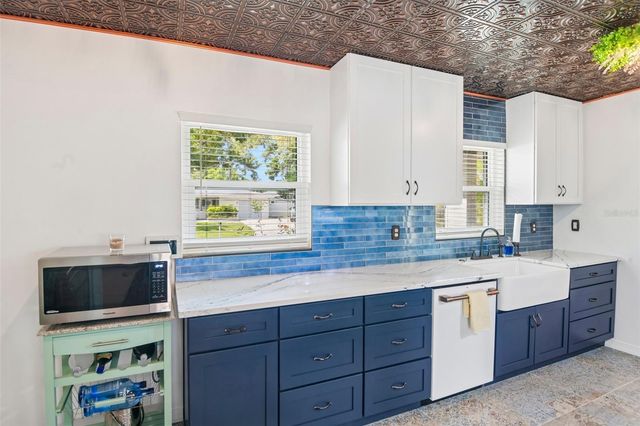 992 HILLWOOD DRIVE, Dunedin, FL 34698