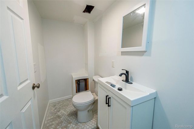 10425 Elgin Avenue, Huntington Woods, MI 48070