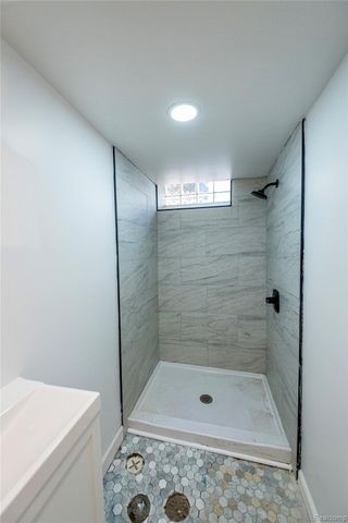 10425 Elgin Avenue, Huntington Woods, MI 48070