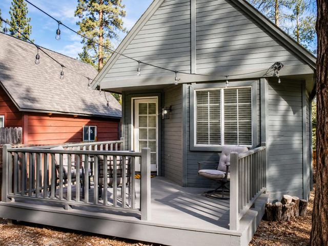612 Maple Lane, Sugarloaf, CA 92386