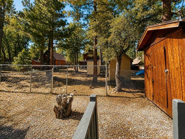 612 Maple Lane, Sugarloaf, CA 92386