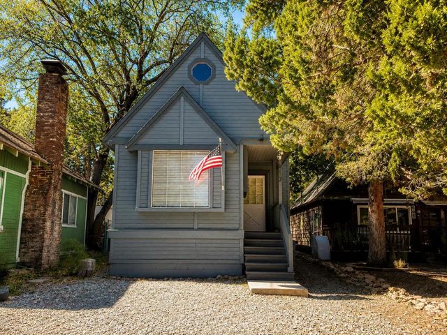 612 Maple Lane, Sugarloaf, CA 92386