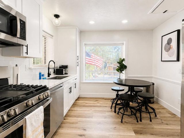 612 Maple Lane, Sugarloaf, CA 92386