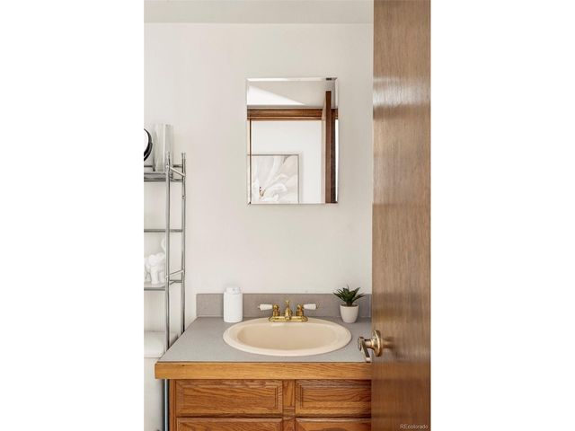 7633 W Euclid Dr, Littleton, CO 80123