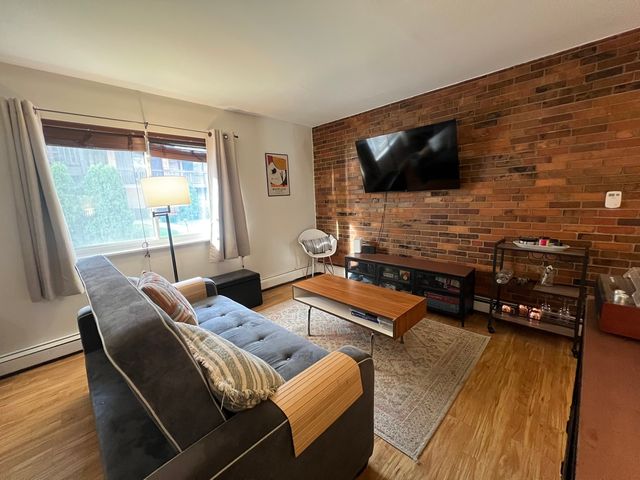 481 Duane Terrace A2, Glen Ellyn, IL 60137
