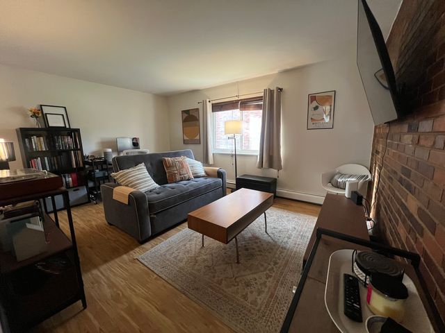 481 Duane Terrace A2, Glen Ellyn, IL 60137