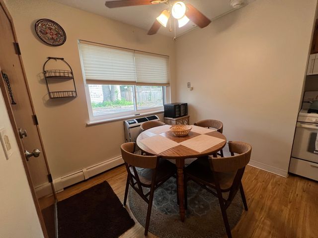 481 Duane Terrace A2, Glen Ellyn, IL 60137