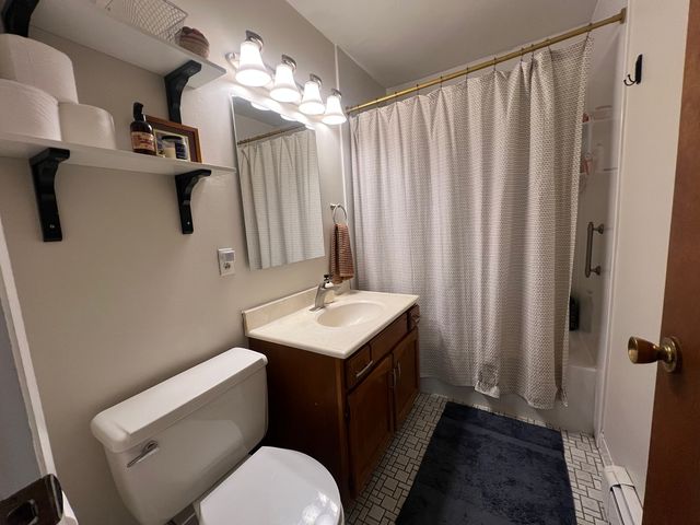 481 Duane Terrace A2, Glen Ellyn, IL 60137
