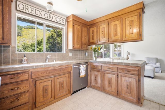 471 Country Club Drive, Carmel Valley, CA 93924