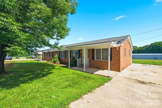 7537 Old Plank Road, Stanley, NC 28164