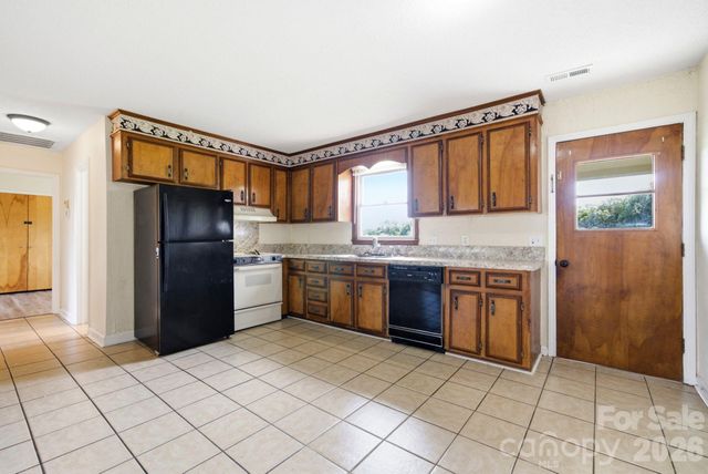 7537 Old Plank Road, Stanley, NC 28164