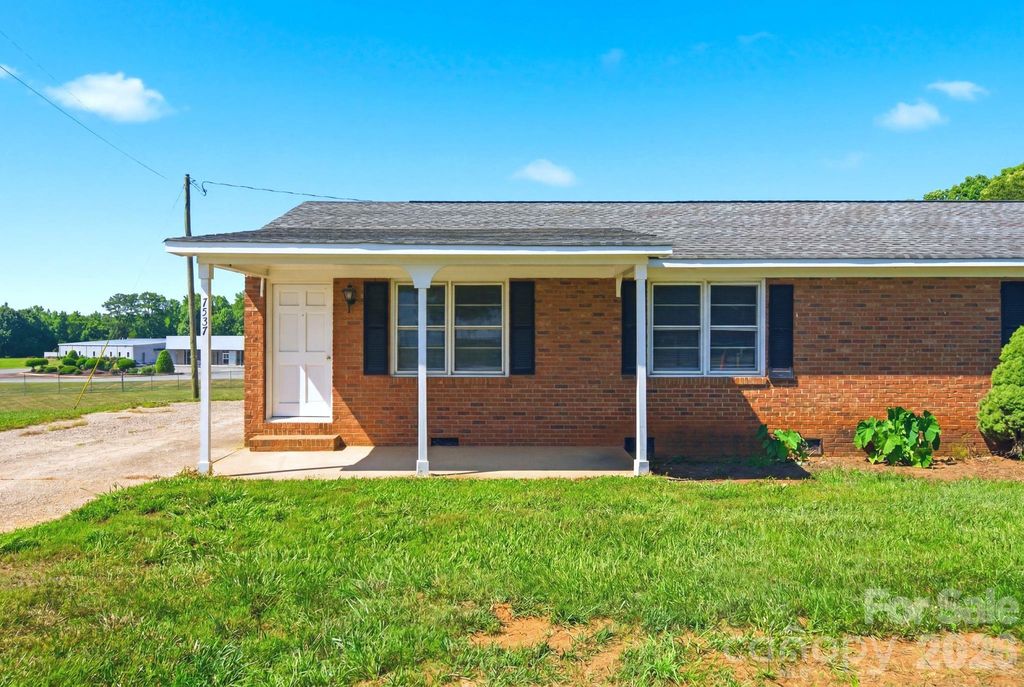 7537 Old Plank Road, Stanley, NC 28164