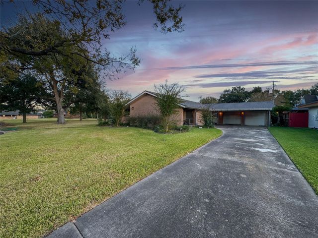 5126 Berry Creek Drive, Houston, TX 77017