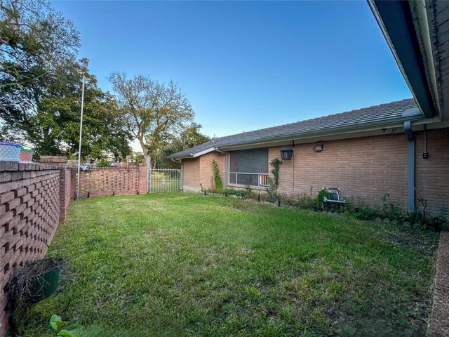 5126 Berry Creek Drive, Houston, TX 77017