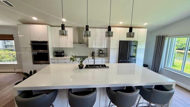 388 Carrington Dr 0, Weston, FL 33326