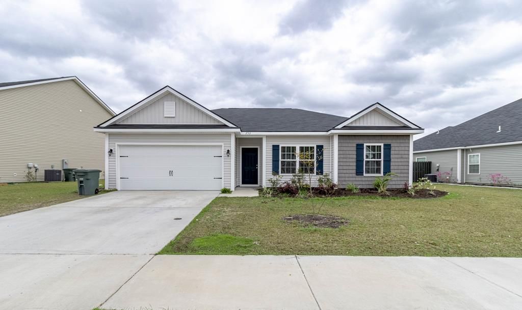 253 Brightleaf Circle, Hinesville, GA 31313