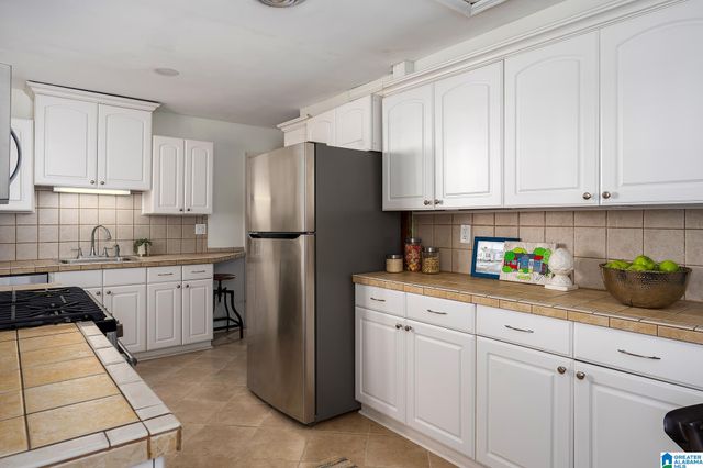 612 STRATHMORE ROAD, Birmingham, AL 35213