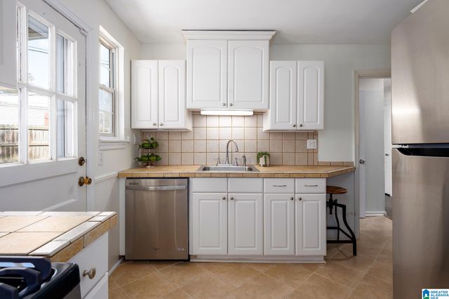 612 STRATHMORE ROAD, Birmingham, AL 35213