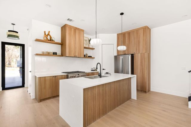 1610 Harvey ST 1, Austin, TX 78702