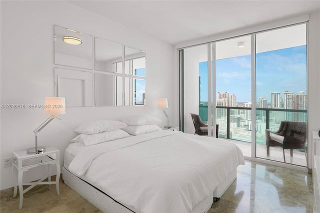 31 SE 5th Street 3812, Miami, FL 33131