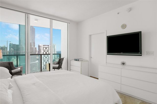 31 SE 5th Street 3812, Miami, FL 33131