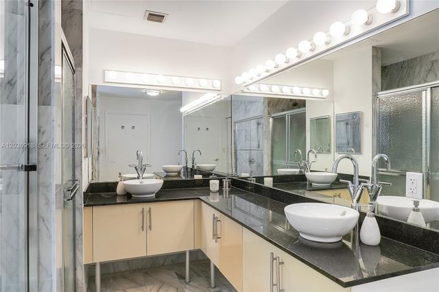 31 SE 5th Street 3812, Miami, FL 33131