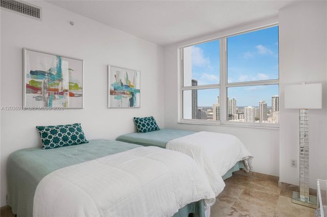31 SE 5th Street 3812, Miami, FL 33131