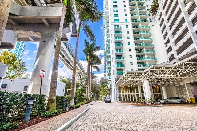 31 SE 5th Street 3812, Miami, FL 33131