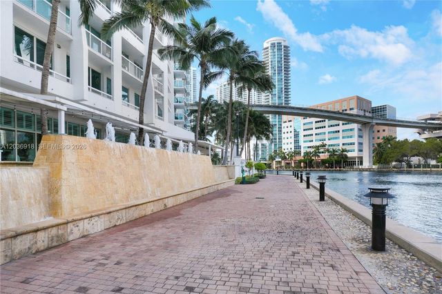 31 SE 5th Street 3812, Miami, FL 33131