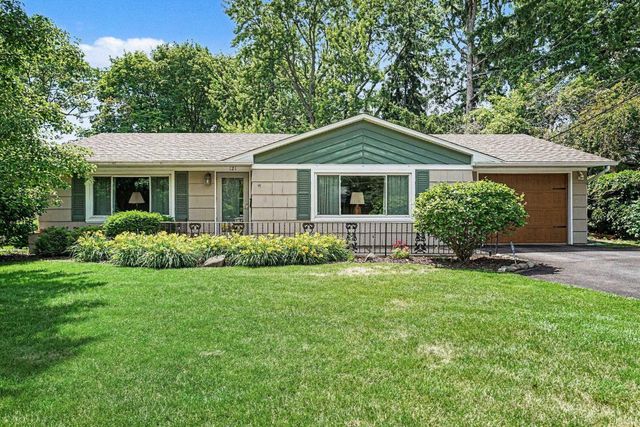 121 S Twyckenham Drive, South Bend, IN 46617