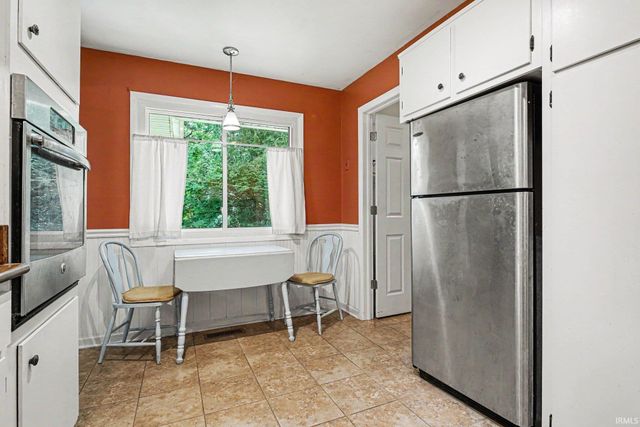 121 S Twyckenham Drive, South Bend, IN 46617