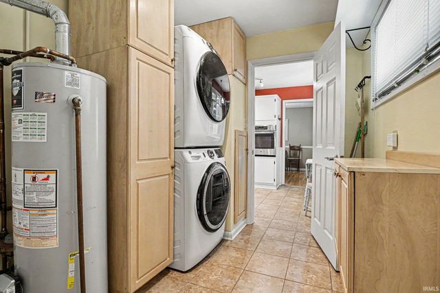 121 S Twyckenham Drive, South Bend, IN 46617