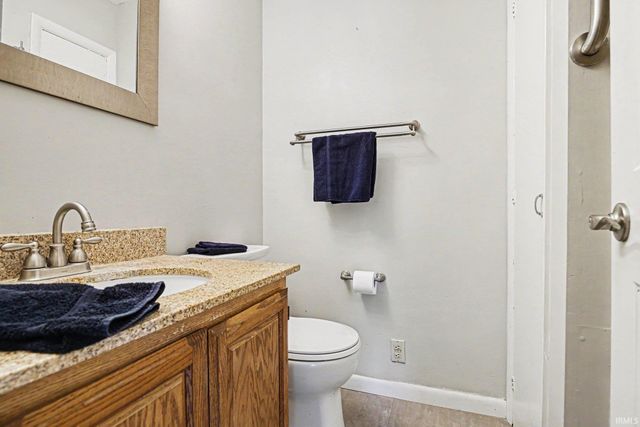 121 S Twyckenham Drive, South Bend, IN 46617