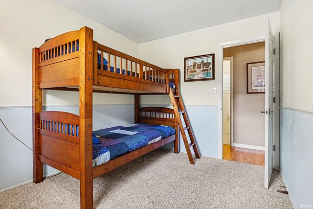 121 S Twyckenham Drive, South Bend, IN 46617