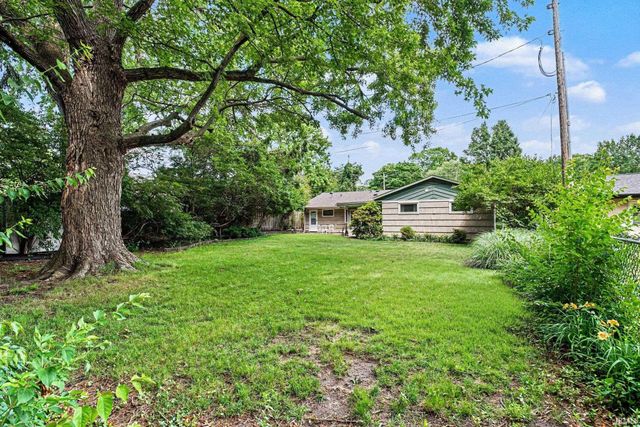 121 S Twyckenham Drive, South Bend, IN 46617