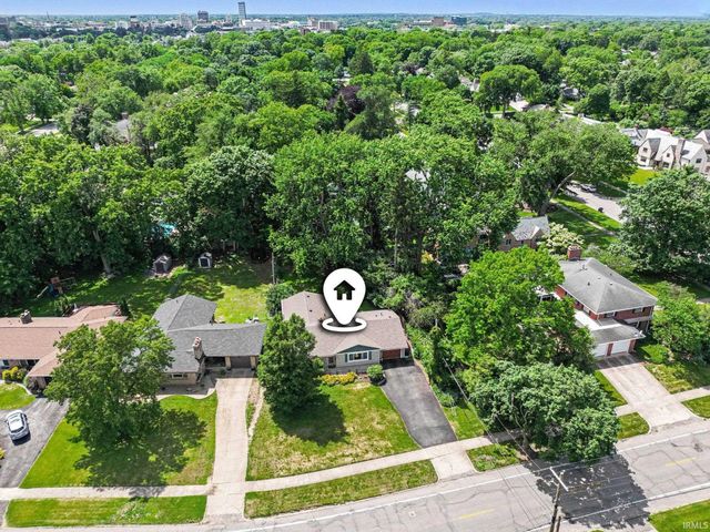 121 S Twyckenham Drive, South Bend, IN 46617