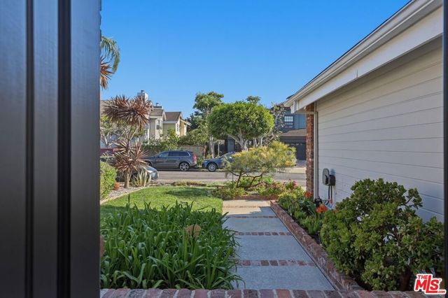 7619 W 85th Street, Playa Del Rey, CA 90293