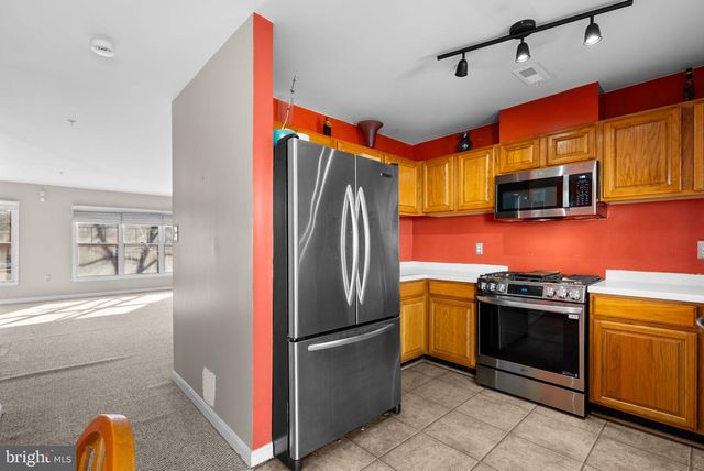 802 HR DR SE, Washington, DC 20032