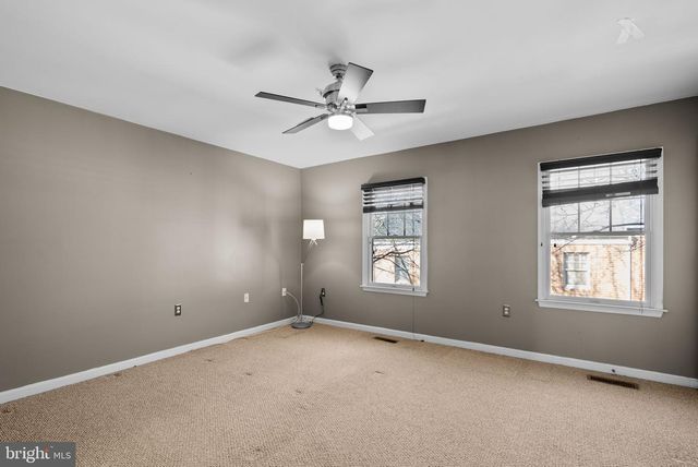 802 HR DR SE, Washington, DC 20032