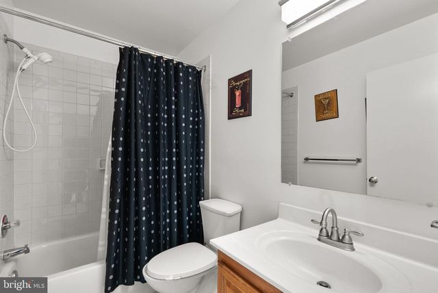 802 HR DR SE, Washington, DC 20032