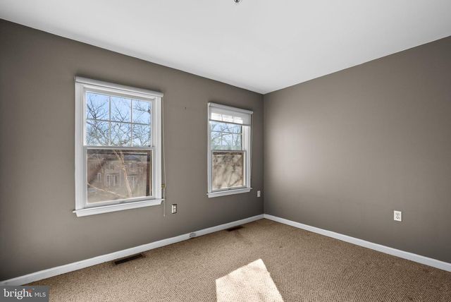 802 HR DR SE, Washington, DC 20032